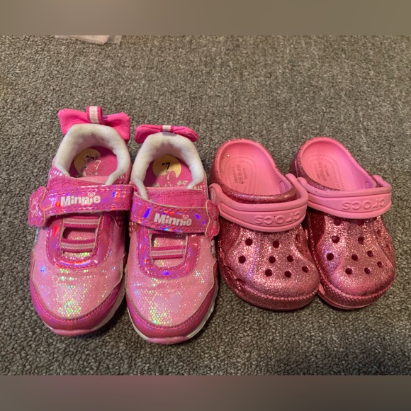 CROCS Pink Glitter toddler crocs & Minnie Mouse light up sneaker - Picture 1 of 4